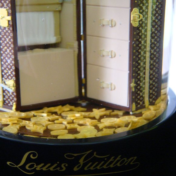 Louis Vuitton Snow Globe monogram luggage truck limited edition - Picture 7 of 8